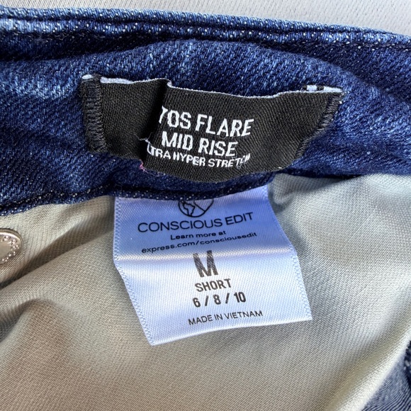 Express 70s Flare Mid Rise Ultra‎ Hyper Stretch- Conscious Edit Med 6/8/10 Short - Picture 3 of 13